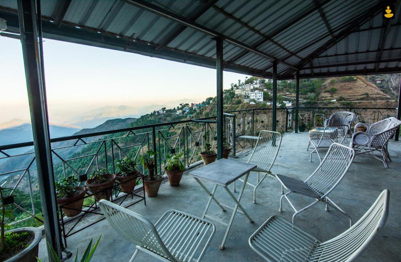 Livingstone 2Bhk Cozy Homestay In Kasauli Hills Bagian luar foto