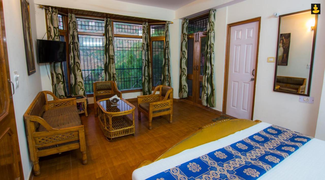 Livingstone 2Bhk Cozy Homestay In Kasauli Hills Bagian luar foto
