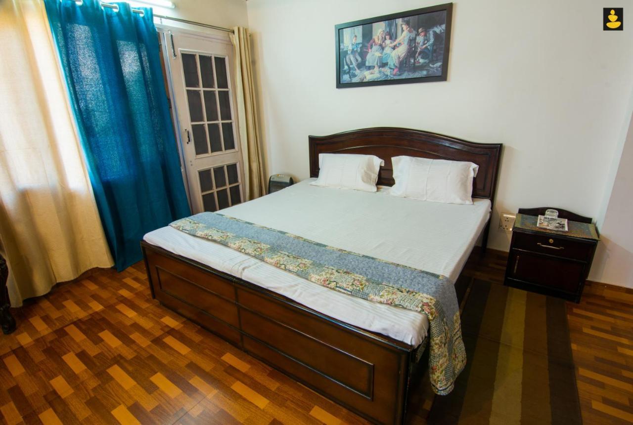 Livingstone 2Bhk Cozy Homestay In Kasauli Hills Bagian luar foto